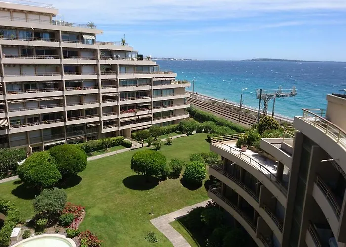 Beau studio refait à neuf Cannes