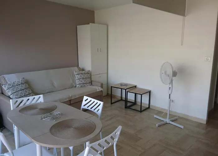 Beau Studio Vue Mer Cannes